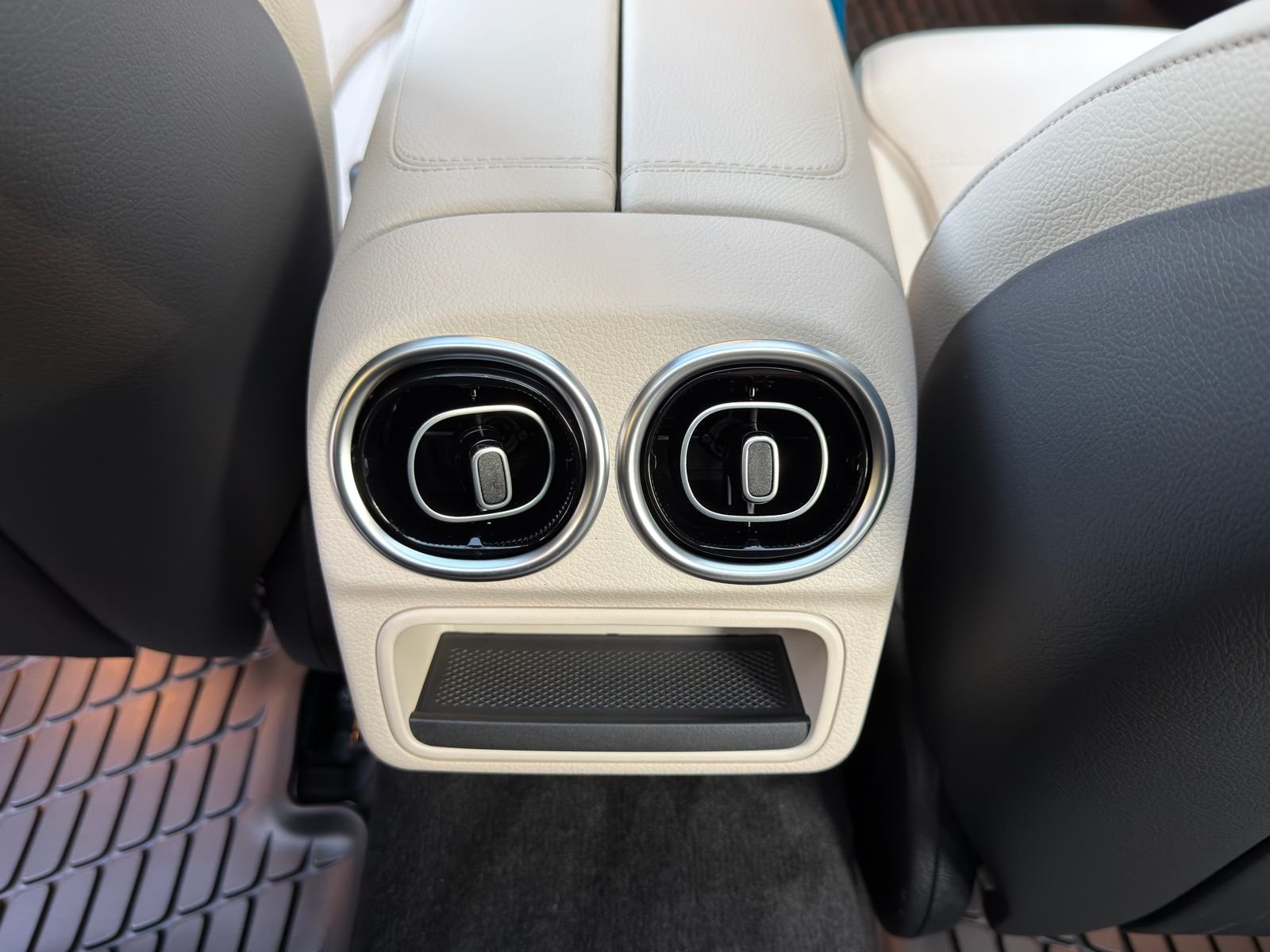 New 2026 Polar White Mercedes-Benz C 300 image 16