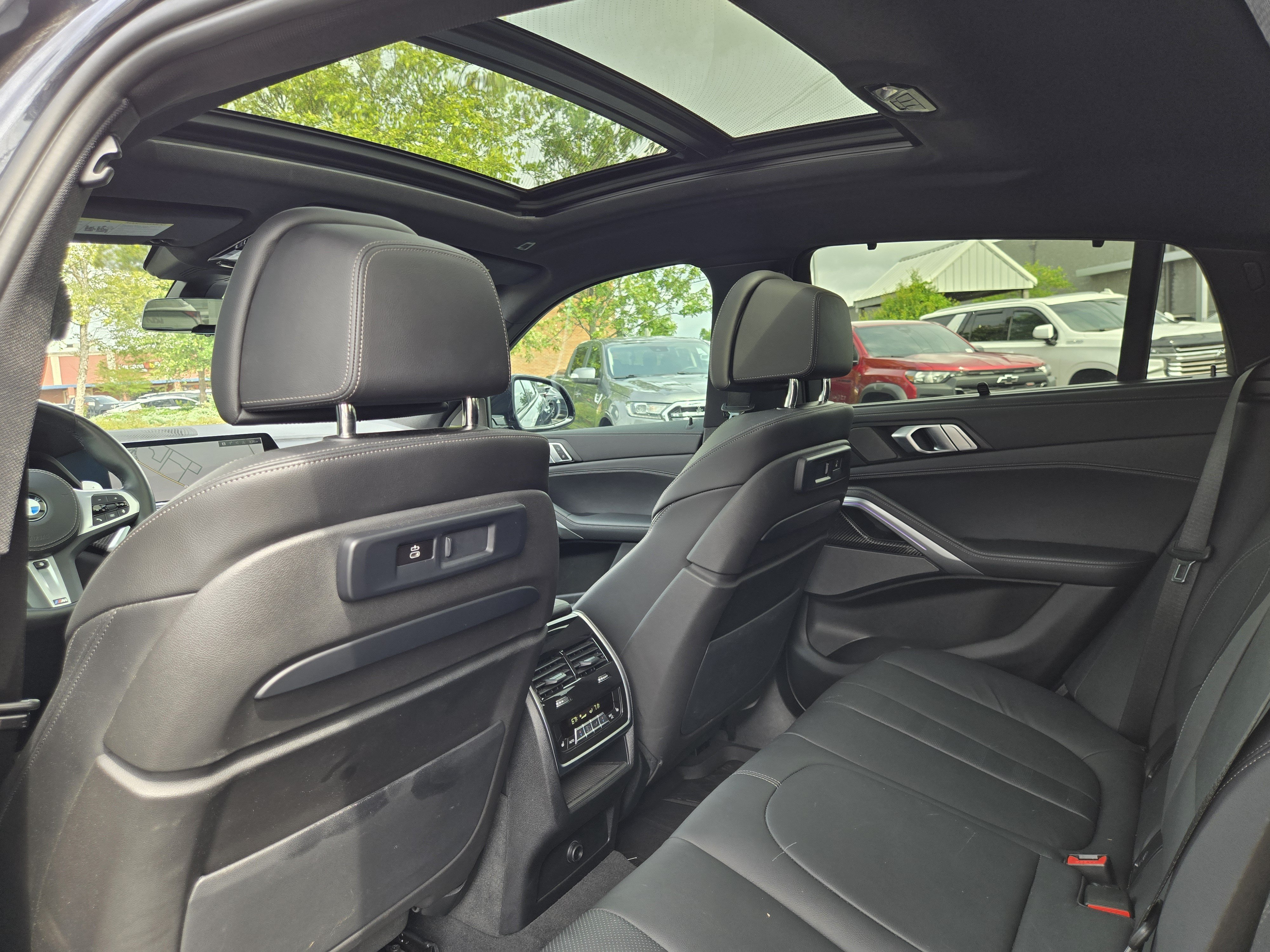 2022 BMW X6 M50i - Photo 13