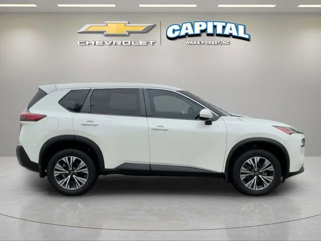 Used 2023 White Nissan SV FWD image 6