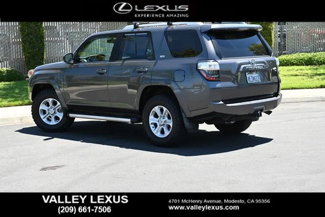 Used 2018 Gray Toyota SR5 image 4