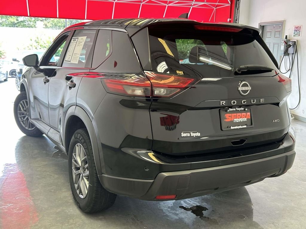 Used 2024 Black Nissan S image 5