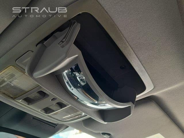 Used 2020 Lunar Silver Metallic Honda Touring image 31