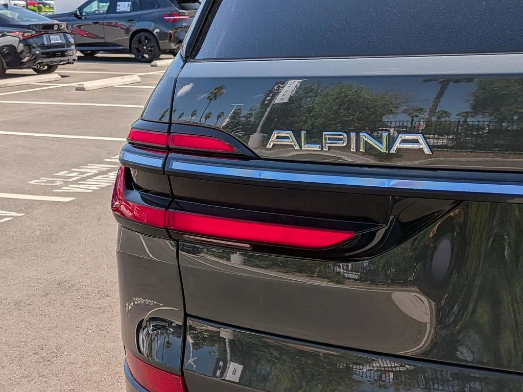 Used 2025 Gray BMW ALPINA XB7 image 25