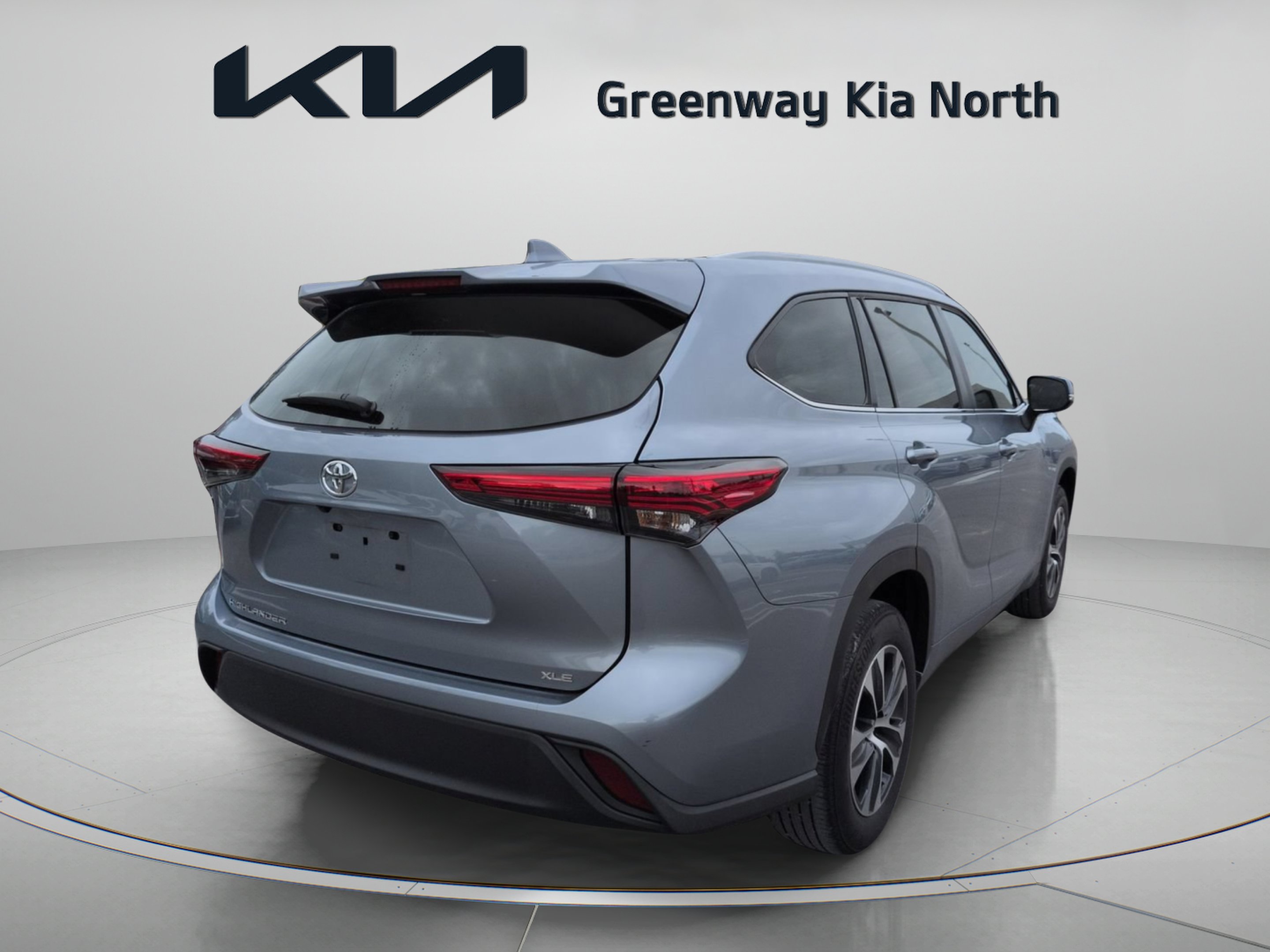 Used 2023 Moon Dust Toyota XLE image 8