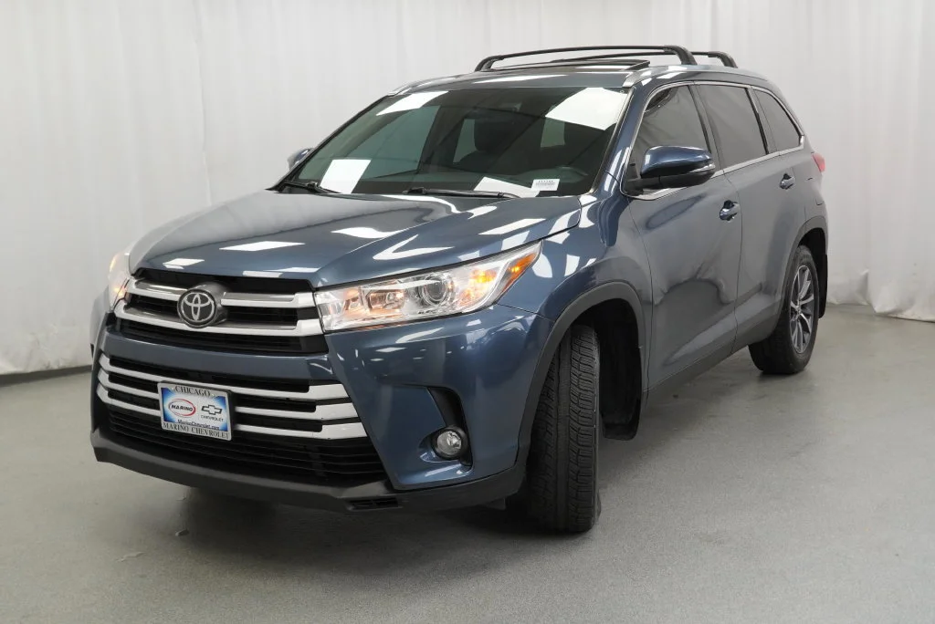 Used 2019 Blue Toyota XLE image 18
