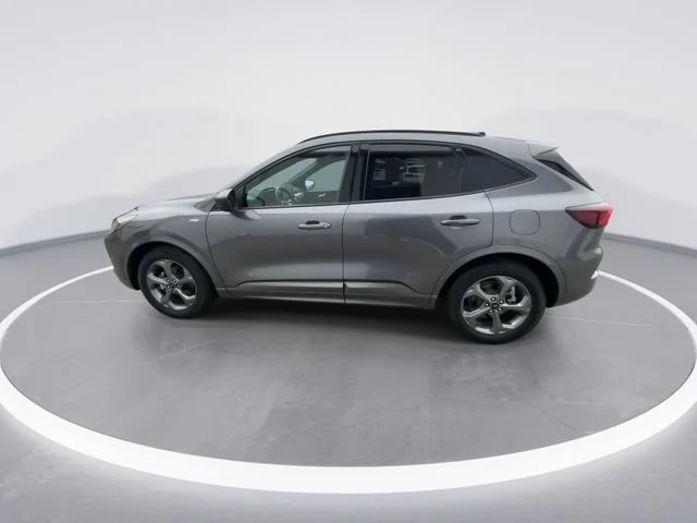 Used 2023 Gray Ford ST-Line image 5