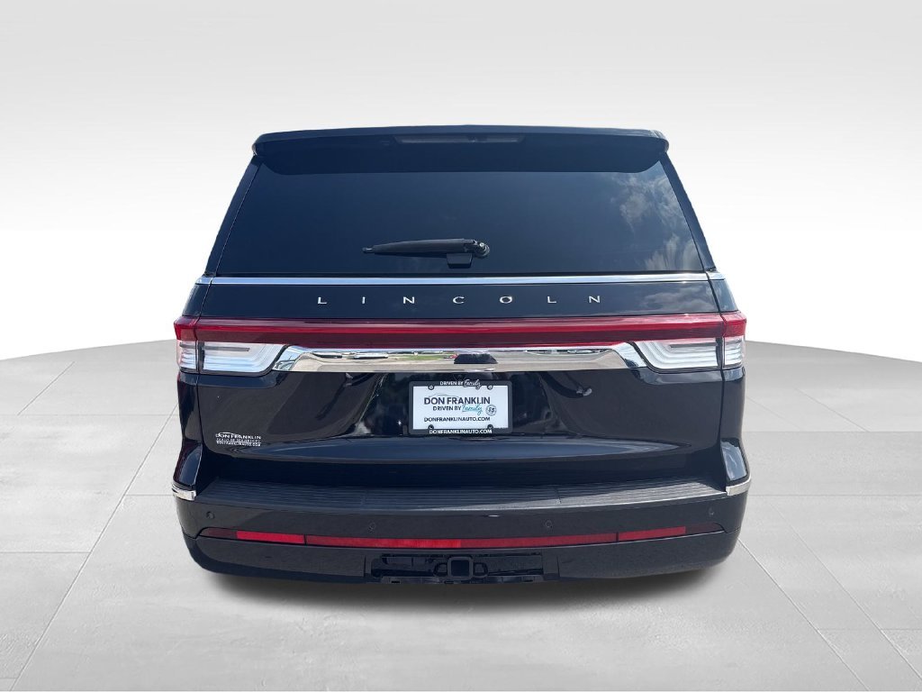Used 2024 Black Lincoln Reserve image 4