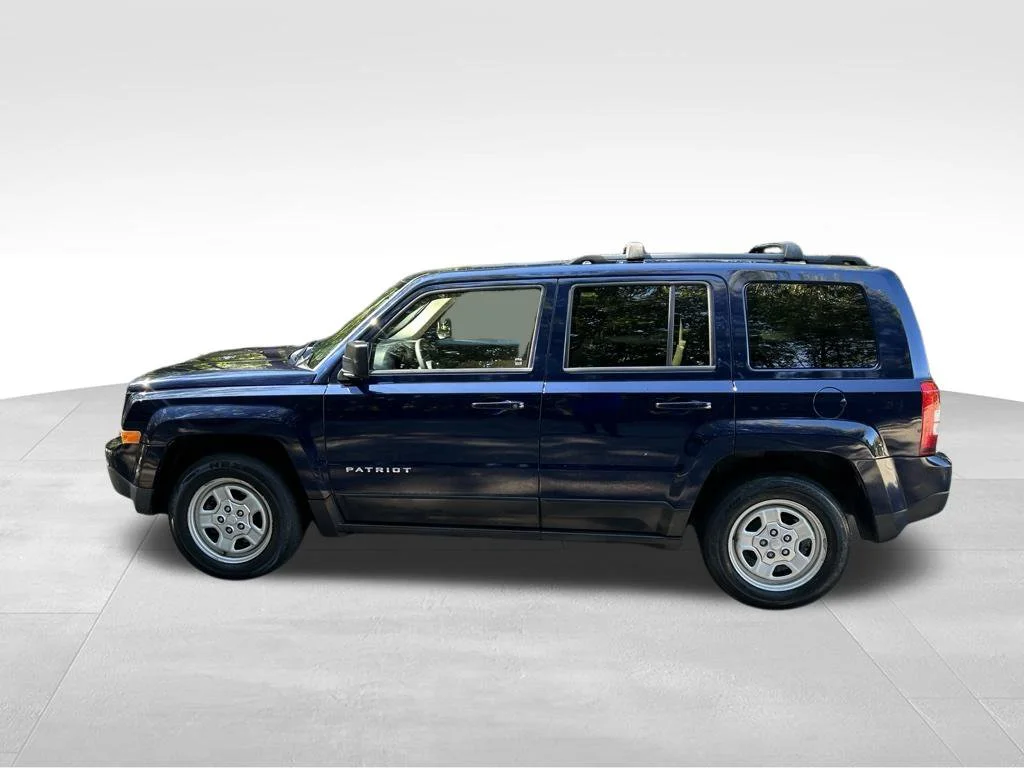 Used 2017 Blue Jeep Sport image 2