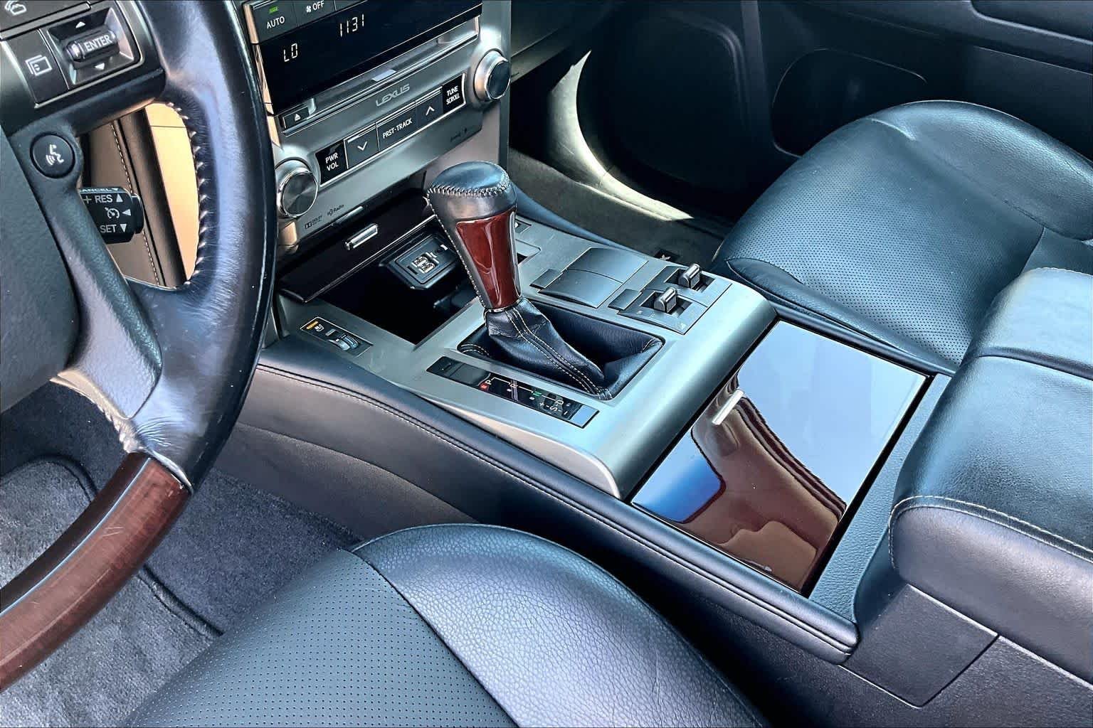 Used 2019 Starfire Pearl Lexus Premium image 17