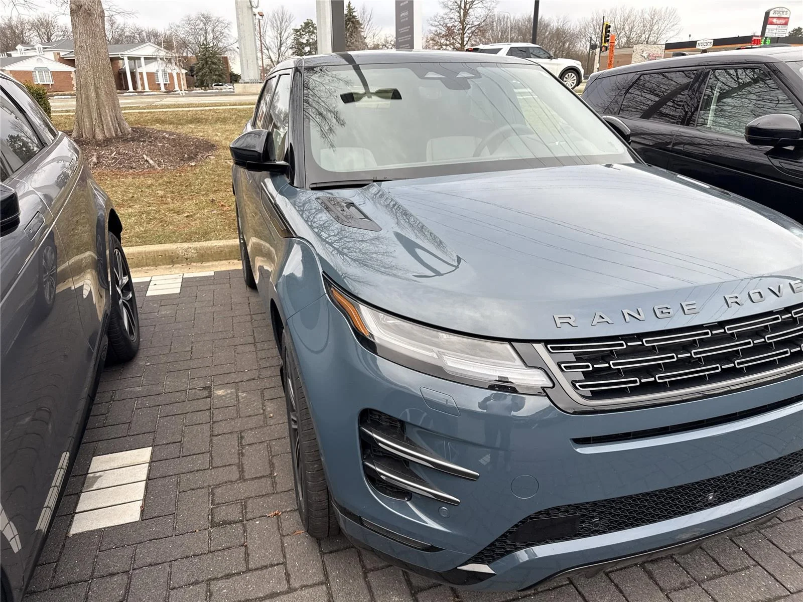 New 2026 Tribeca Blue Metallic Land Rover Dynamic SE image 5