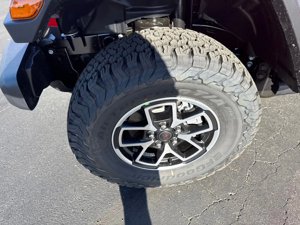 New 2027 Firecracker Red Clearcoat Jeep Rubicon image 12