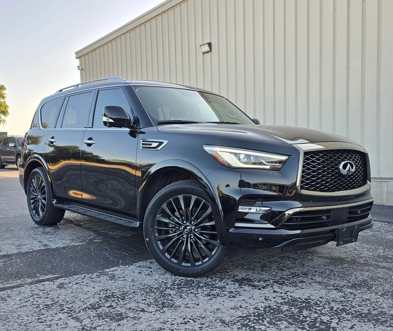 Used 2023 Black Obsidian INFINITI Premium Select image 1