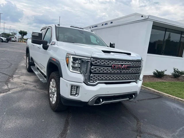Used 2021 SUMMIT WHITE GMC Denali image 1