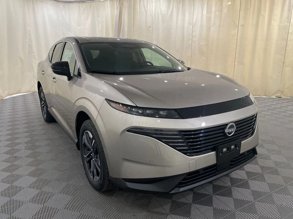 Used 2026 Champagne Silver Metallic Nissan SL image 4