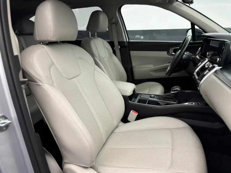 Used 2022  Kia S Sport Utility 4D image 22