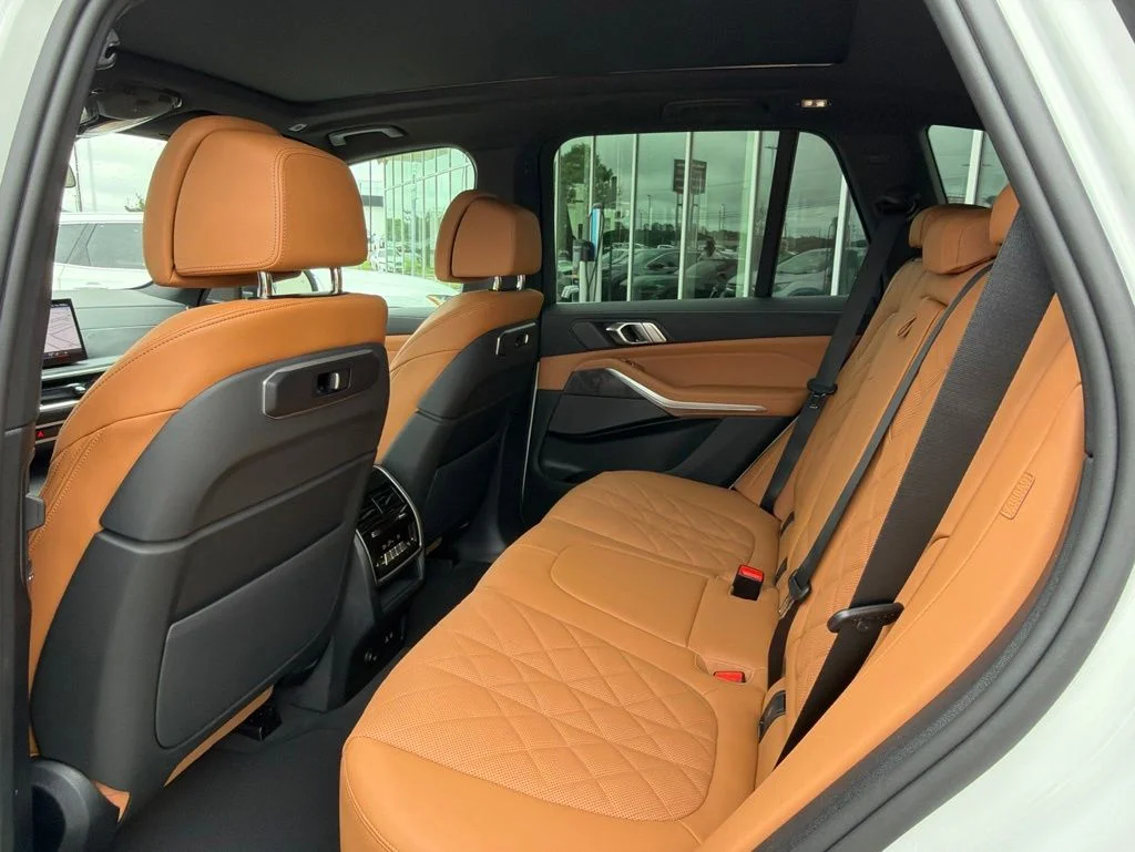 New 2026 Alpine White BMW sDrive40i image 26