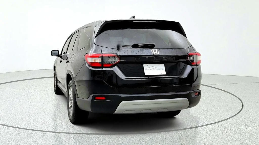 Used 2023 Crystal Black Pearl Honda EX-L 8 Seater 2WD image 6