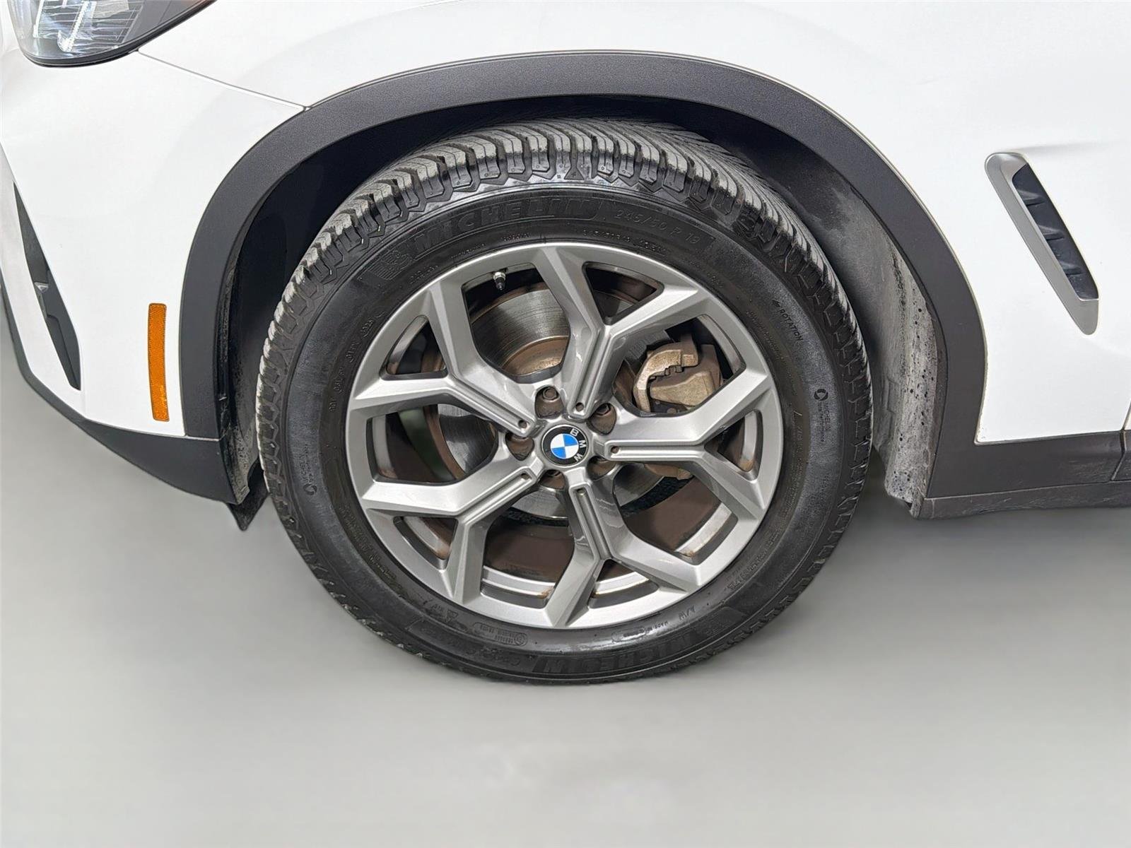 Used 2022 Alpine White BMW sDrive30i image 32