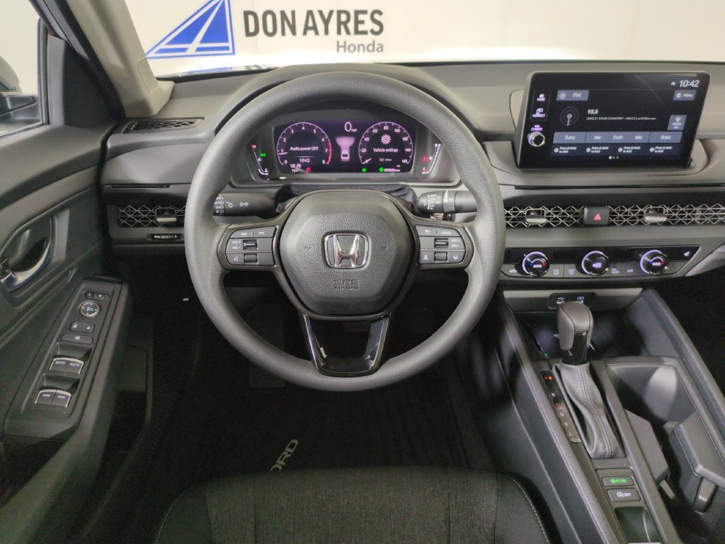 New 2026 Solar Silver Metallic Honda SE image 13