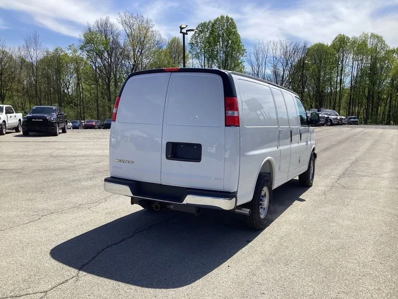2026 Chevrolet Express Cargo Work Van - Photo 7