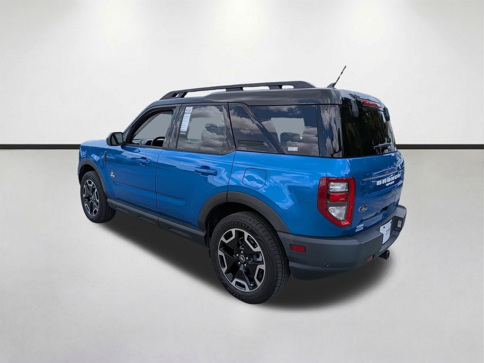 Used 2022 Velocity Blue Metallic Ford Outer Banks image 6