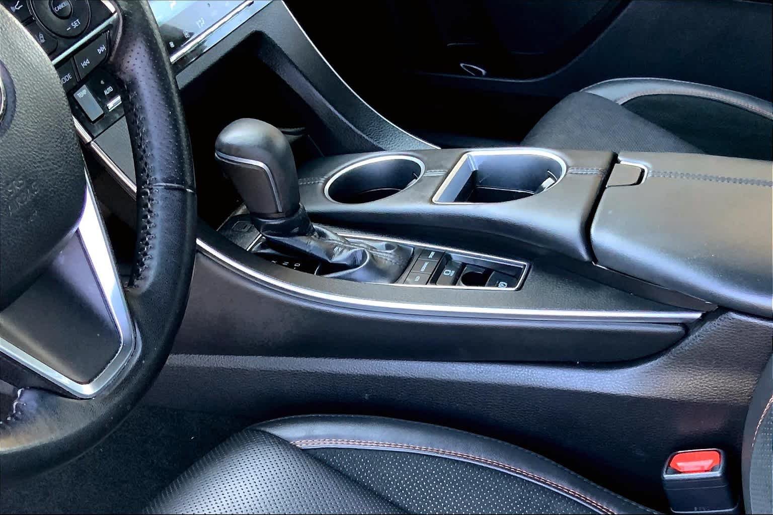 Used 2019  Toyota XSE image 16