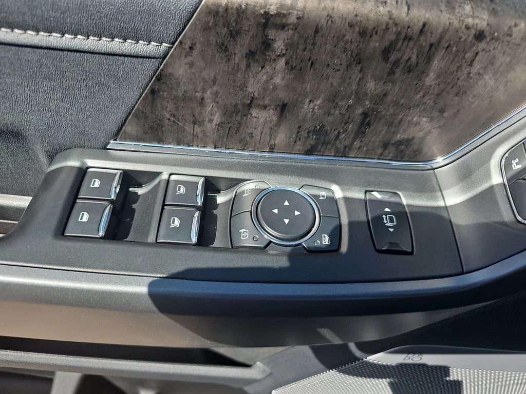 New 2026 Agate Black Metallic Ford F-250® Lariat® image 28