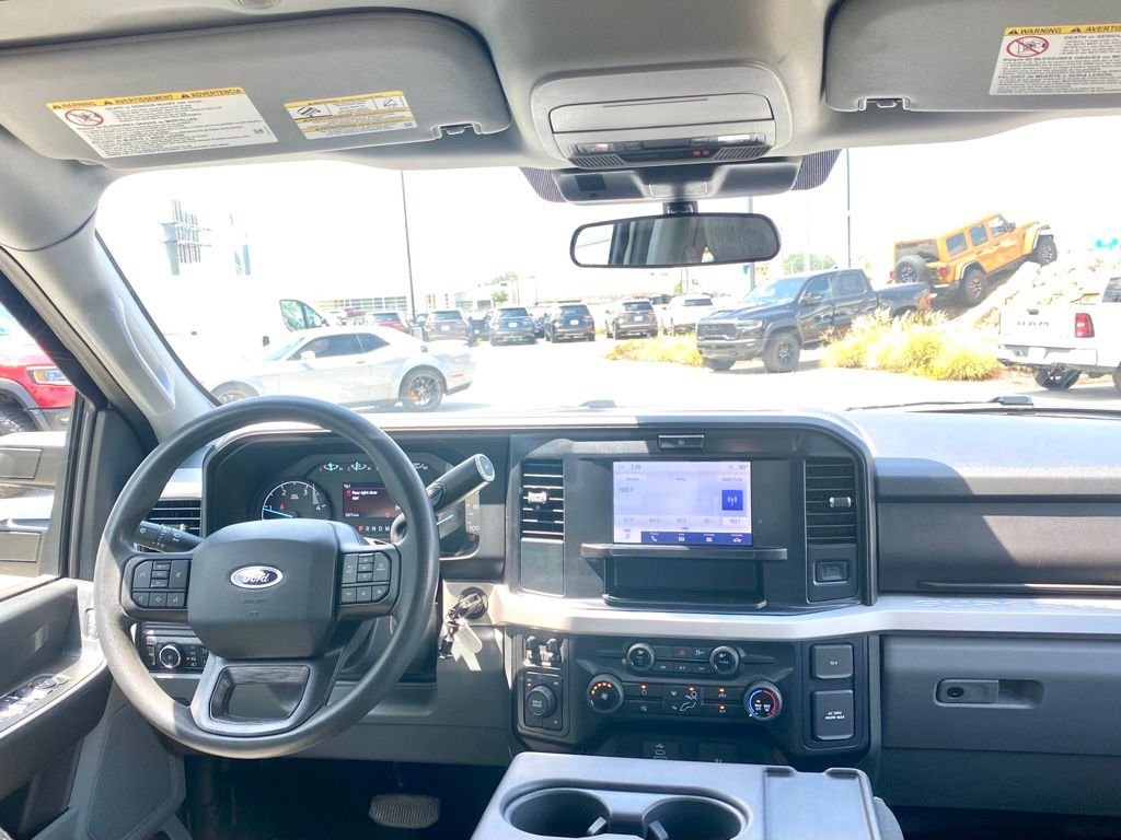 Used 2025 White Ford XLT image 28