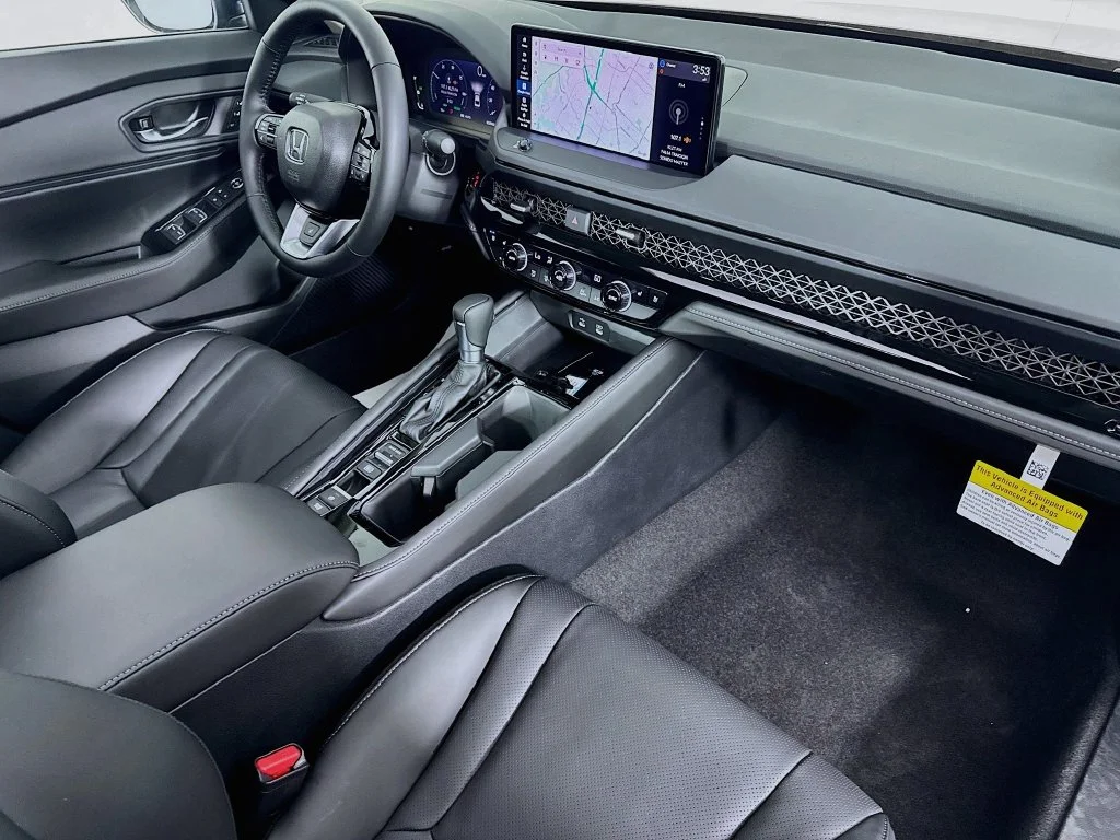 New 2026 Urban Gray Pearl Honda Touring image 39