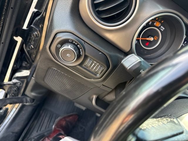 Used 2020 Black Jeep Unlimited Sport S image 8