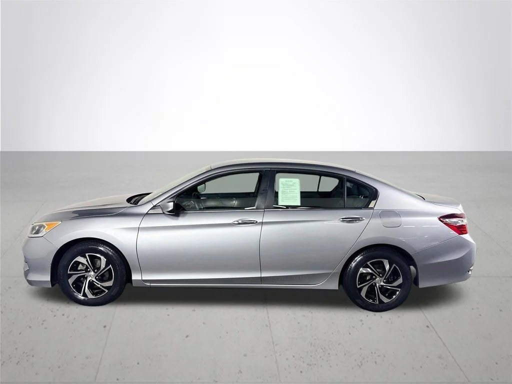 Used 2016 Silver Honda LX image 9