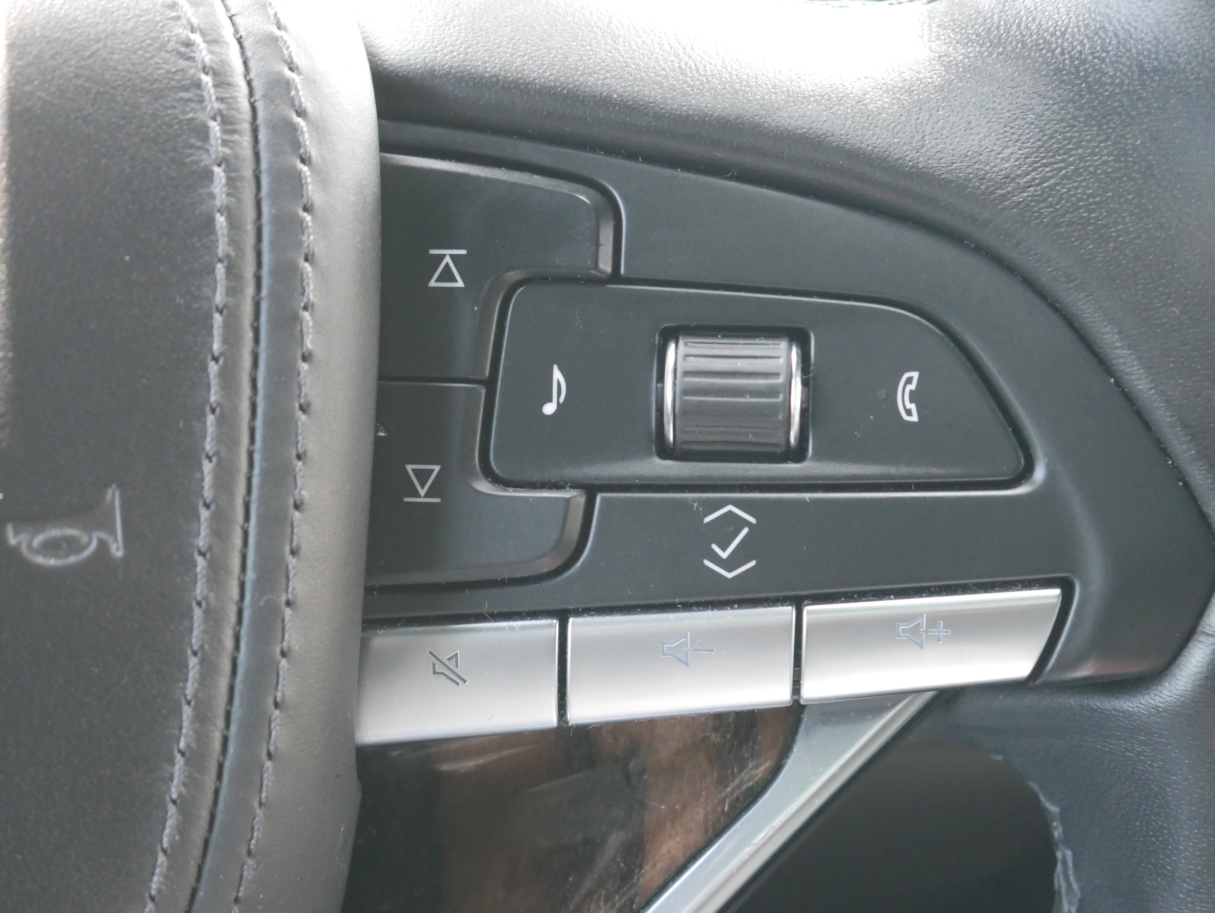 Used 2021 Black Raven Cadillac Premium Luxury Platinum image 34