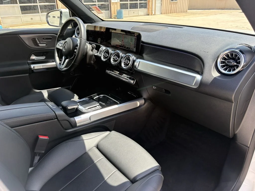 Used 2023 White Mercedes-Benz 300 image 29