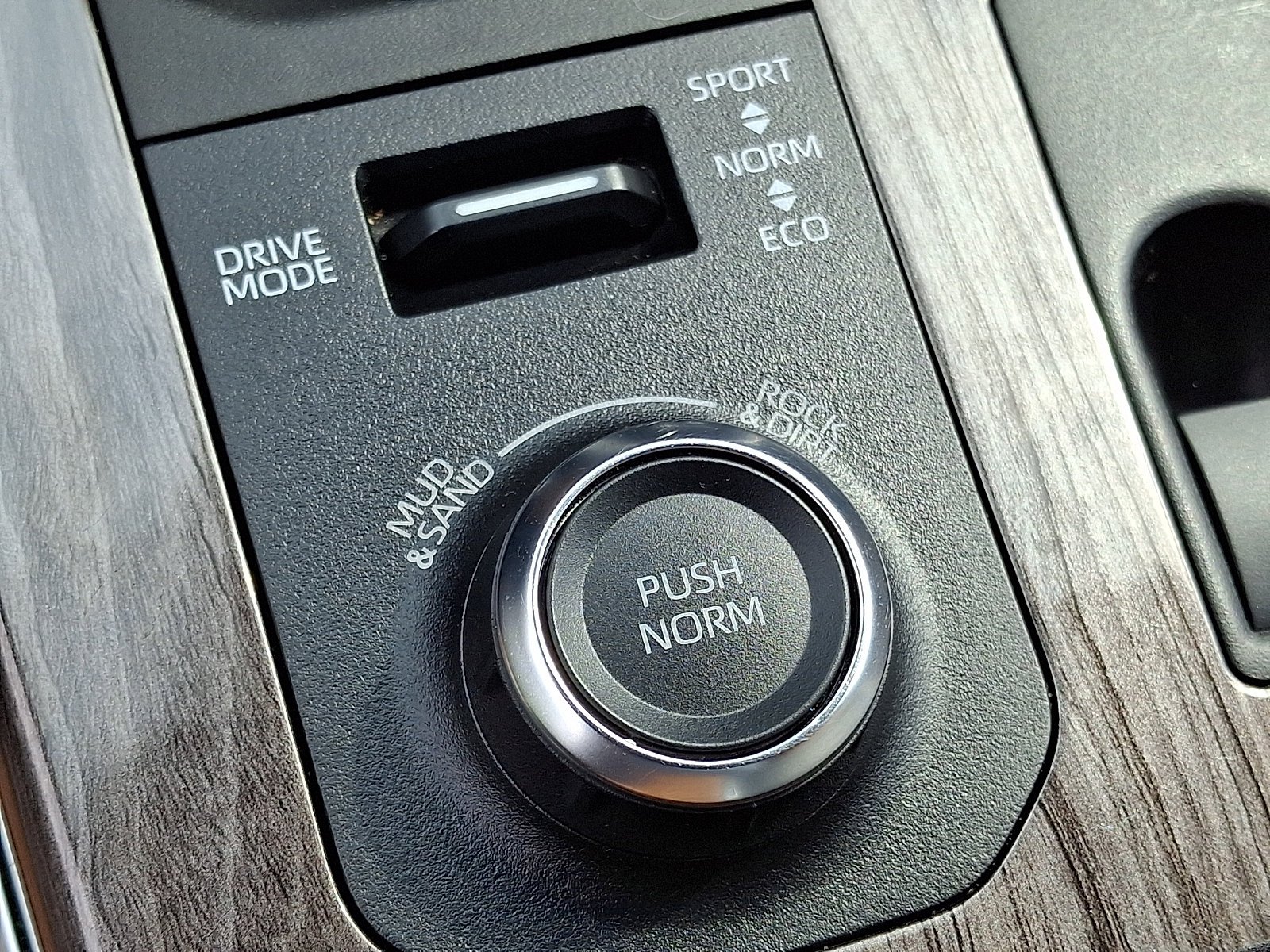 Used 2023 Moon Dust Toyota Platinum image 25