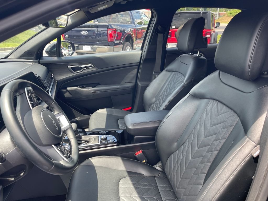 Used 2025 Black Kia X-Line image 13