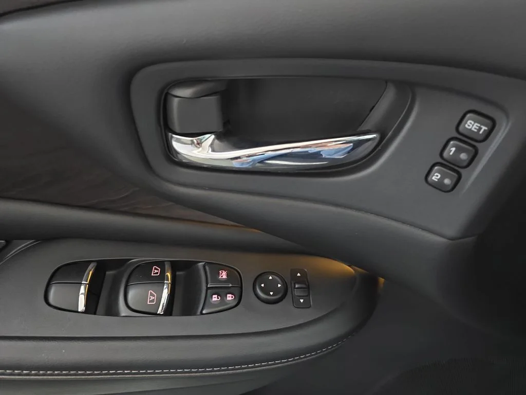 Used 2019 Brown Nissan Platinum image 29