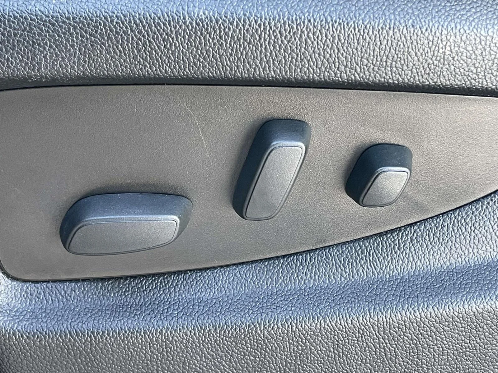 Used 2016 Summit White Chevrolet LT image 7