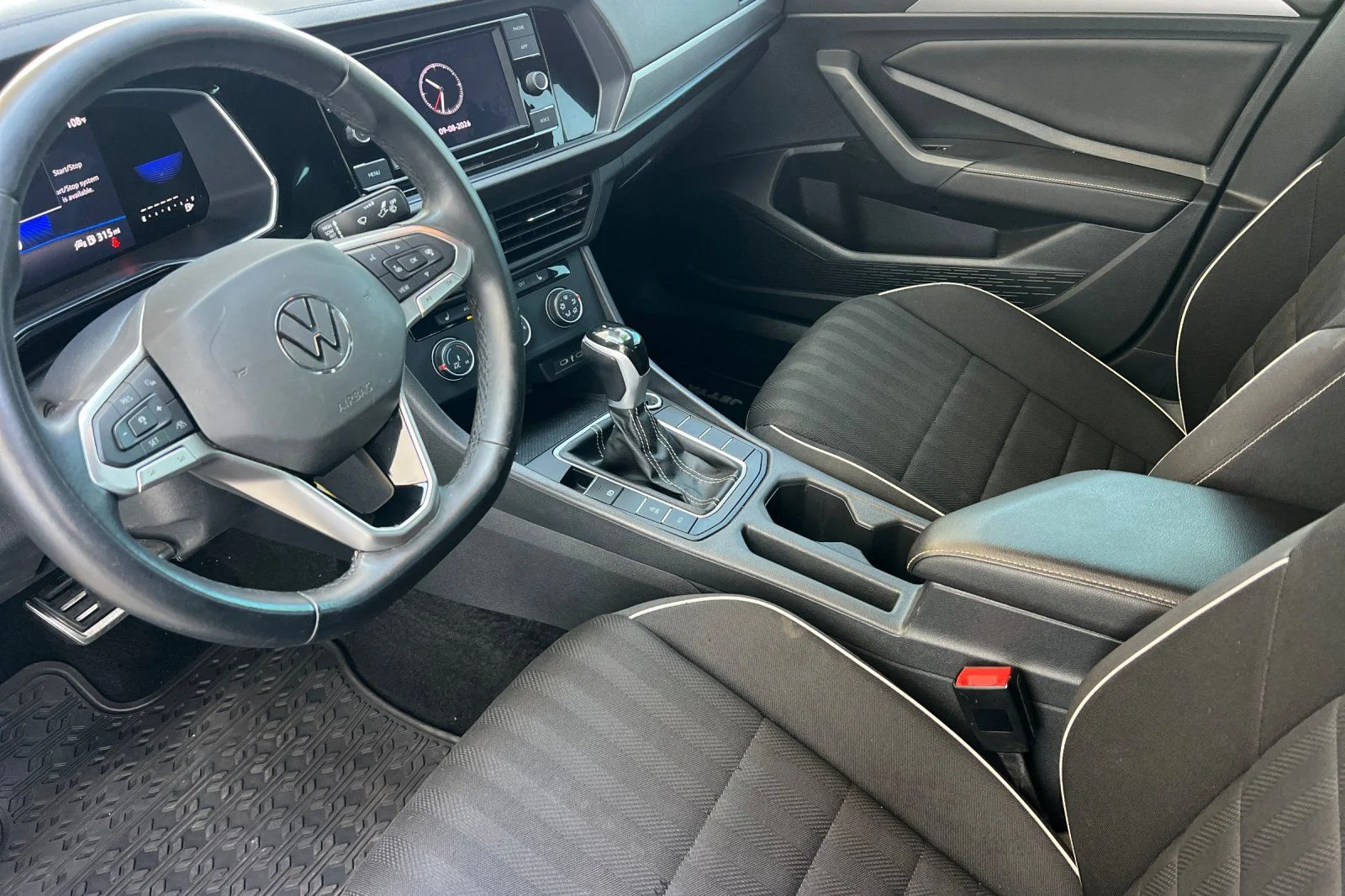 Used 2024  Volkswagen 1.5T Sport image 10