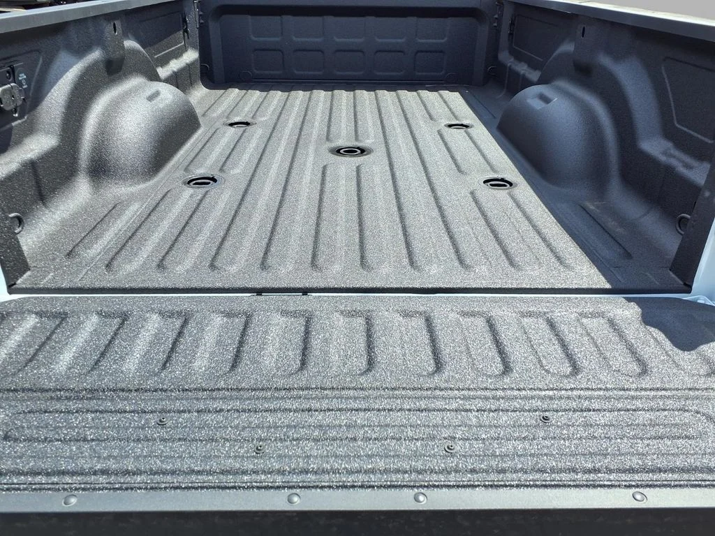New 2026 Bright White Clear-Coat Exterior Paint RAM Tradesman image 24