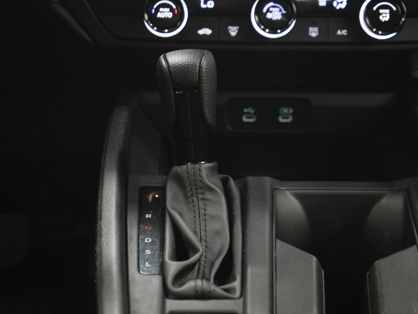 Used 2023 Lunar Silver Metallic Honda LX image 17