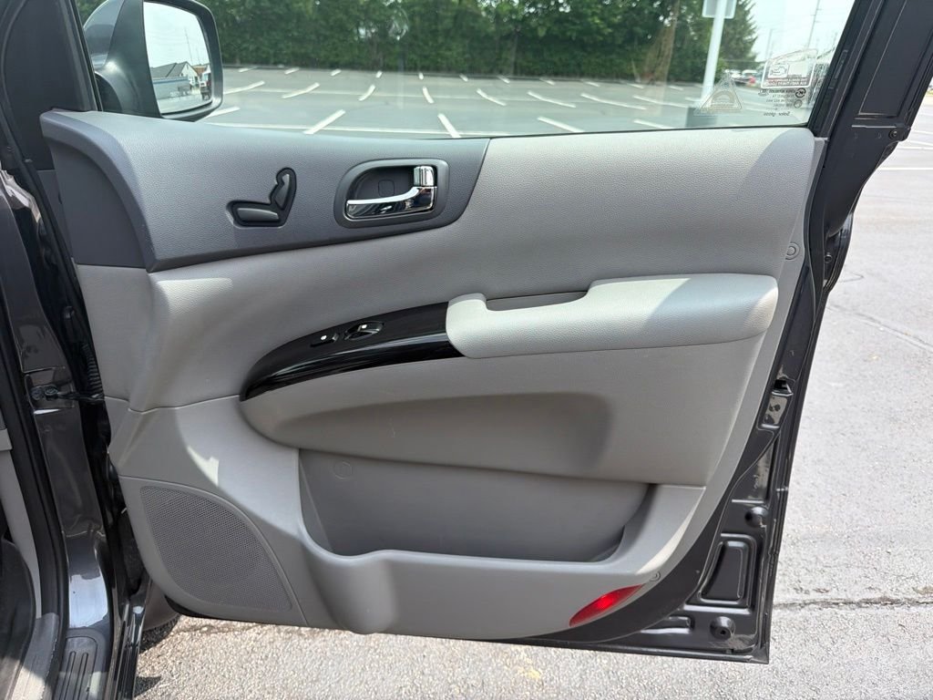 Used 2014 Gray Kia EX image 27