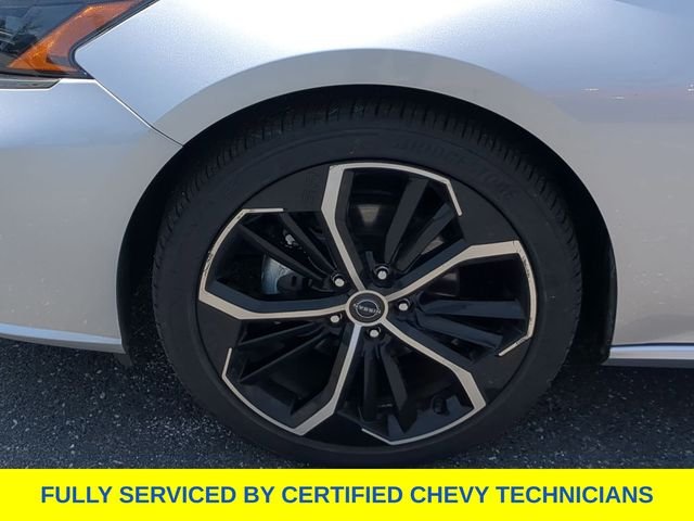 Used 2024 Silver Nissan 2.5 SR image 17