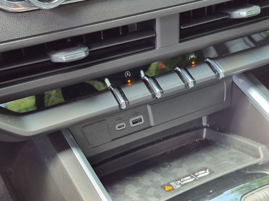 Used 2025 Gray Chevrolet Trail Boss image 33