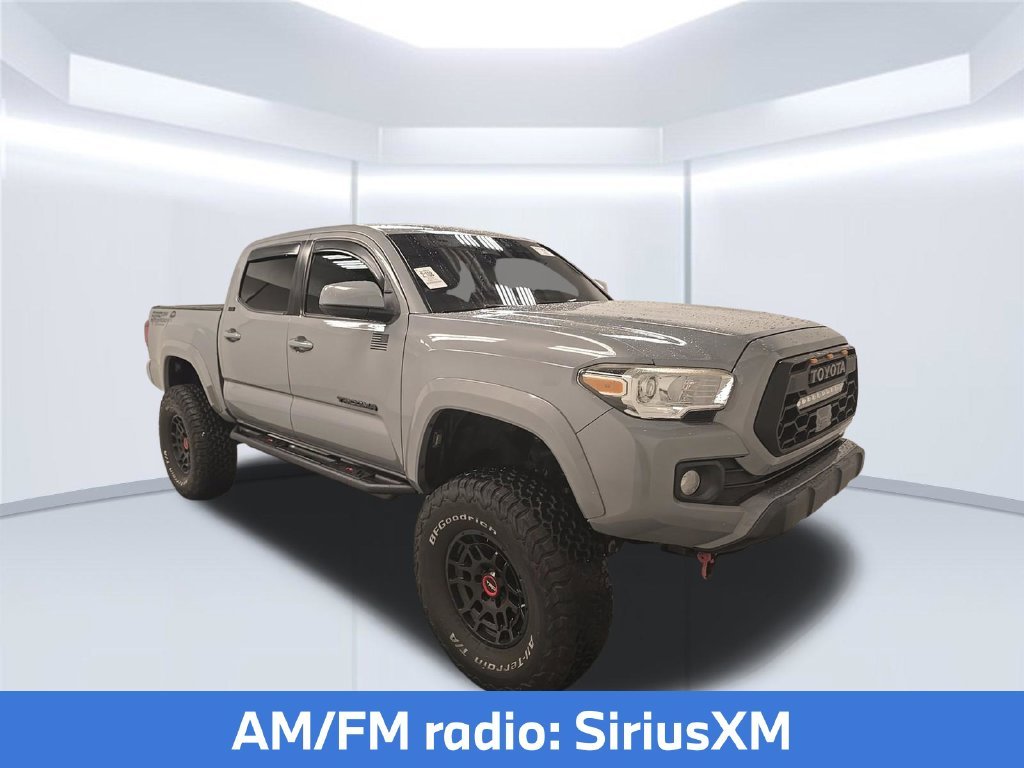 Used 2020 Gray Toyota SR5 image 5