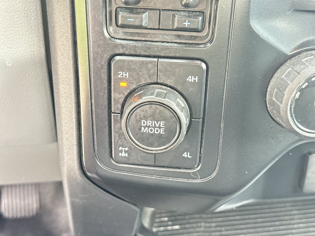 Used 2025 Oxford White Ford XLT image 25