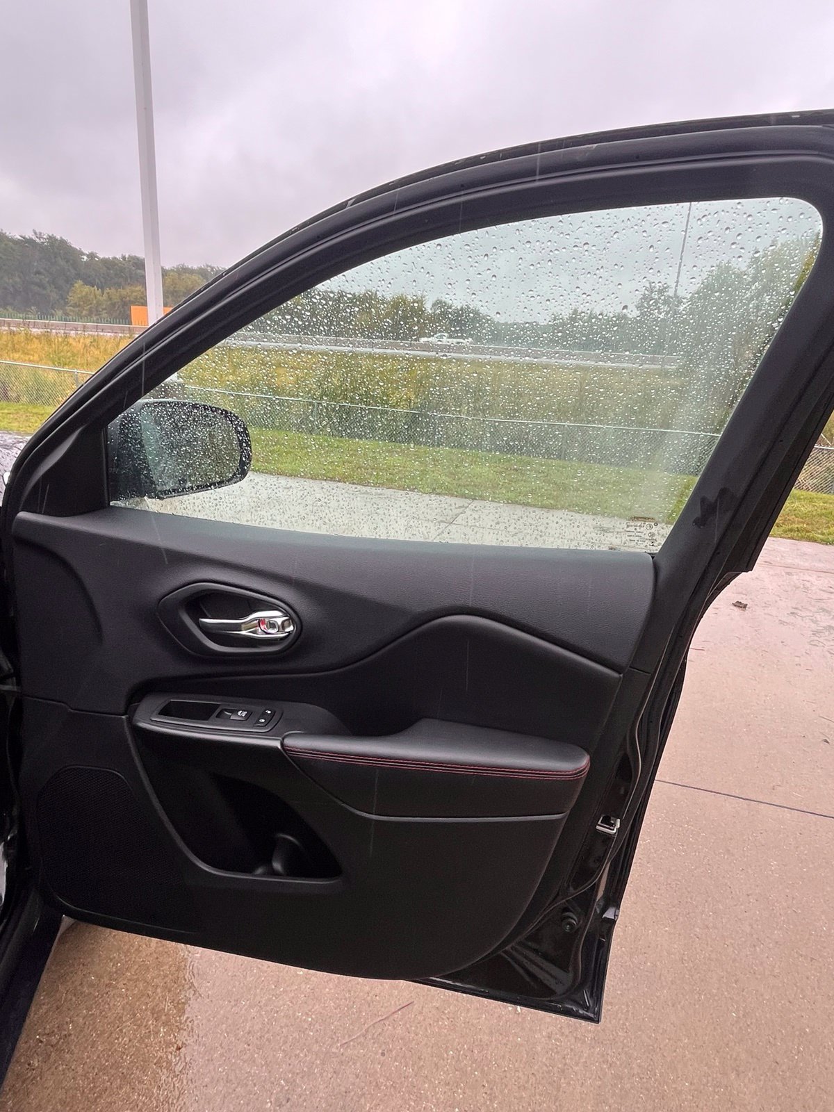 Used 2019 Black Jeep Trailhawk image 26