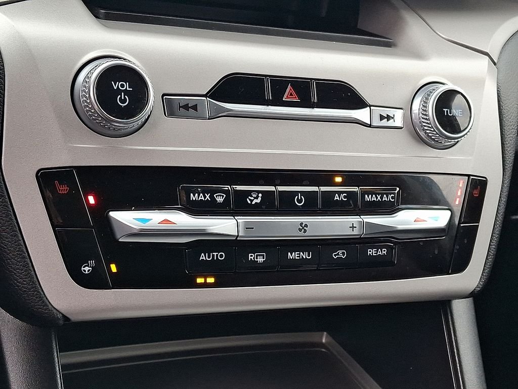 Used 2023 White Ford XLT image 18
