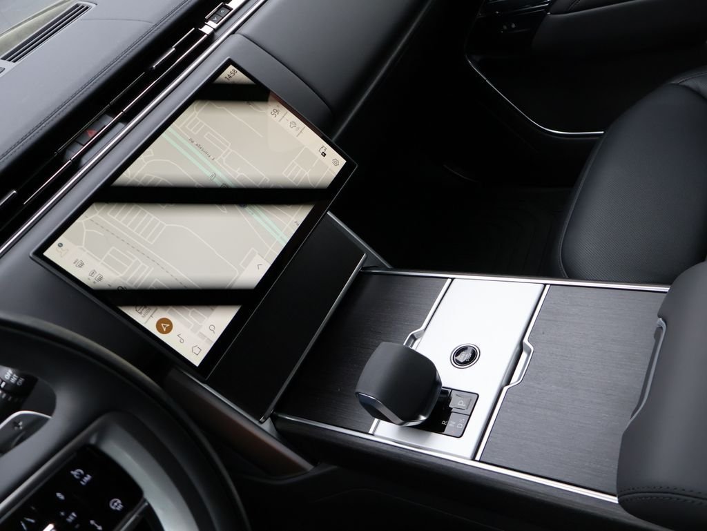 New 2026 Santorini Black Land Rover SE image 19