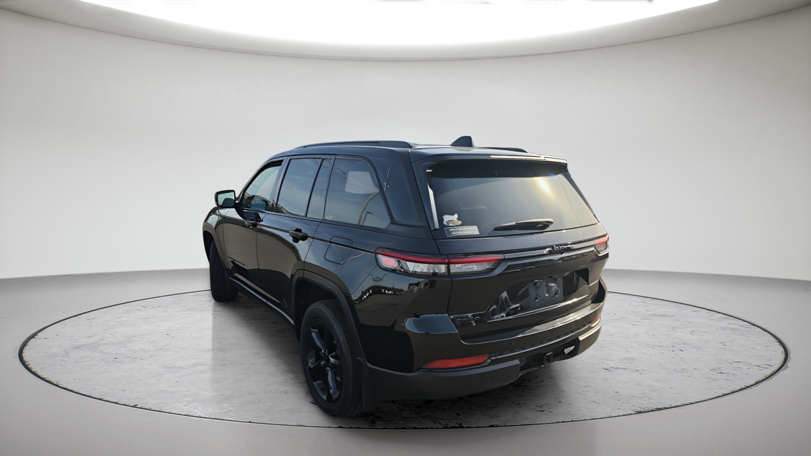 Used 2023 Diamond Black Jeep Altitude X image 6