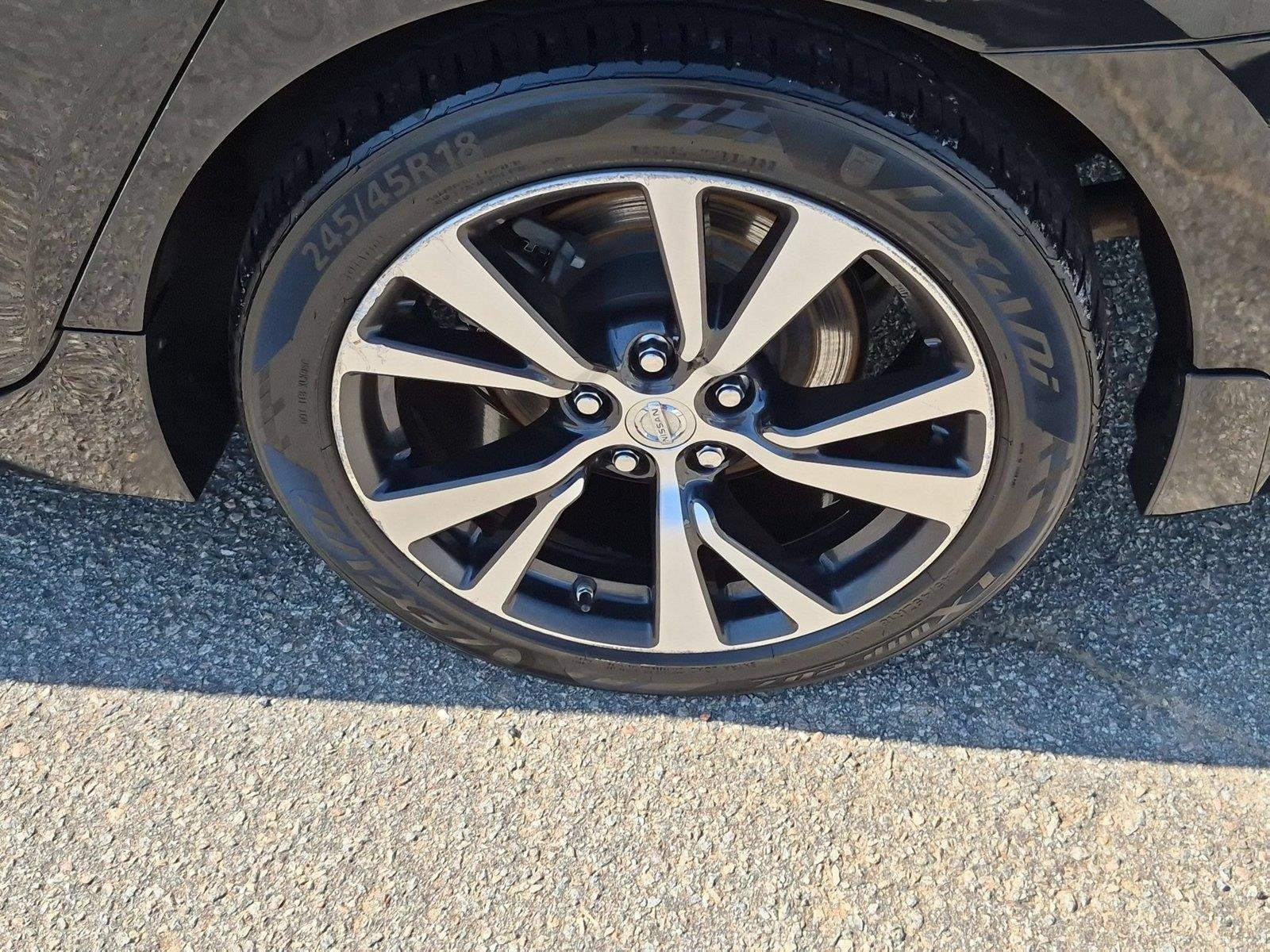 Used 2016 Super Black Nissan 3.5 S image 10